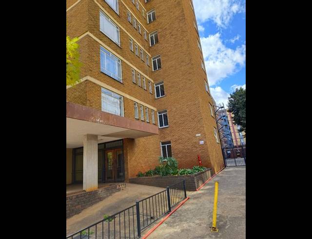 3 BEDROOM APARTMENT FOR SALE IN MUCKLENEUK